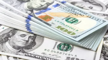 قبل انتخابات اليابان.. استقرار ملحوظ في سعر الدولار وتذبذب مستمر لحركة الين الياباني